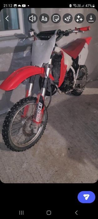 Vând Honda cr85 2r