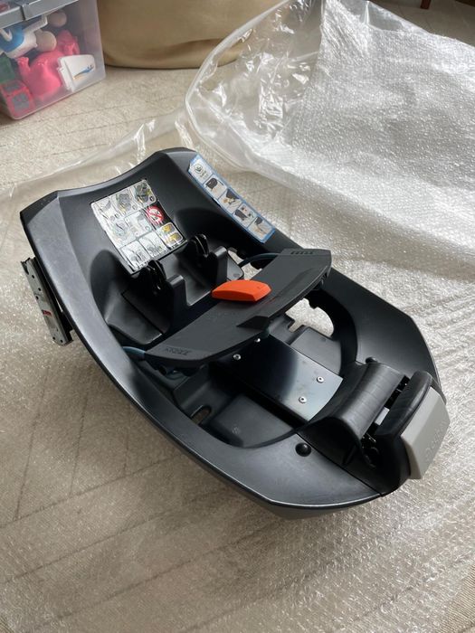 Бебешко столче за кола Cybex с база Aton 2-fix