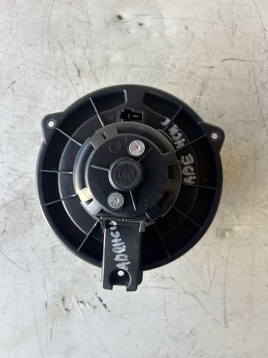 Моторче парно/вентилатор парно тойота авенсис/Toyota avensis T25