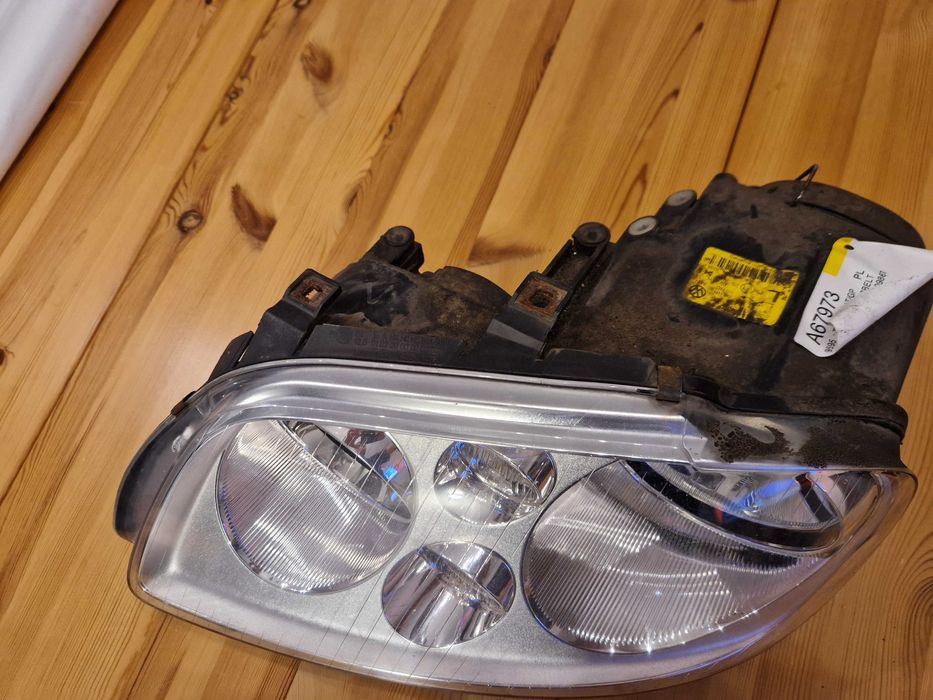 Far volkswagen Touran 2003-2007 partea stanga