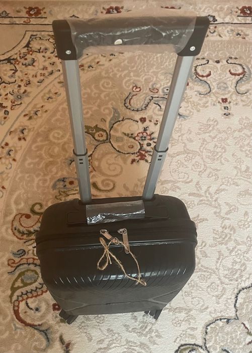 Новый чемодан ручная кладь