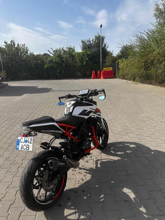 Vând KTM Duke 125