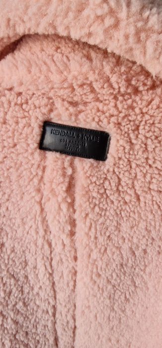 Продам пальто Kendall & Kylie