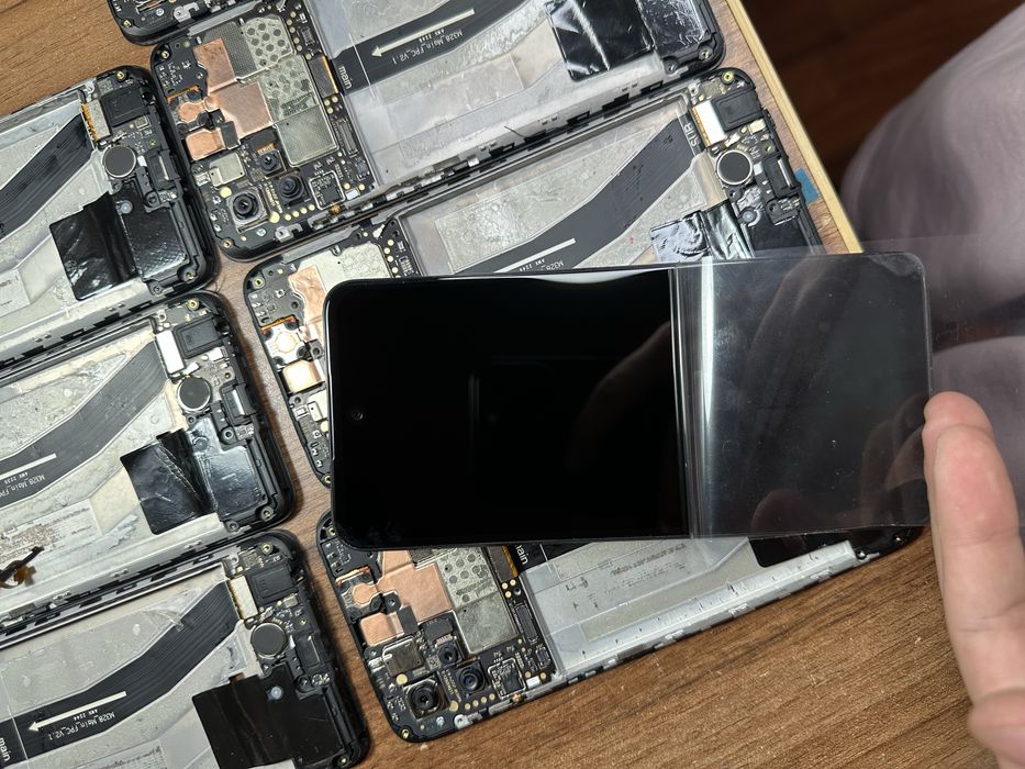 Motorola G32 display uri bune