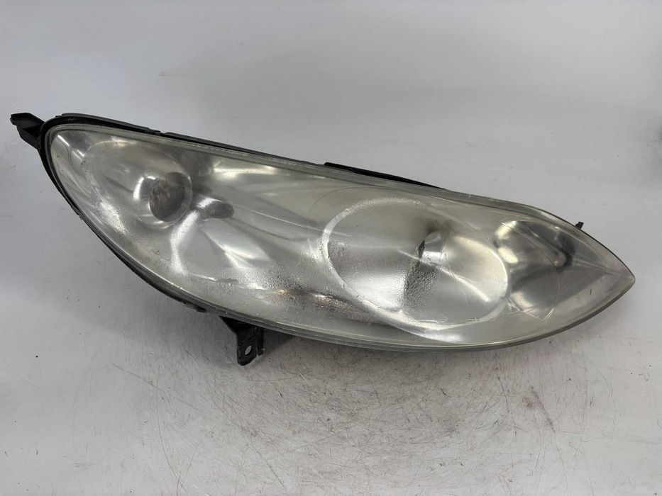 Far stanga cu xenon Peugeot 407 an 2005