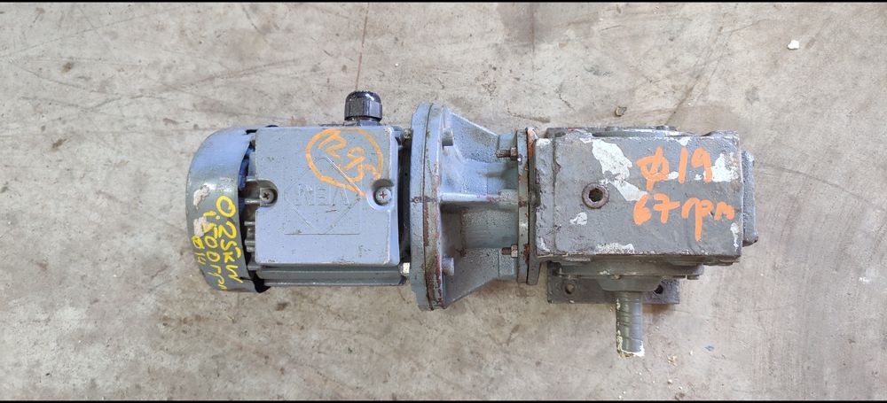 Motor electric trifazat cu reductor, 0.25kW, 67rpm, 380V
