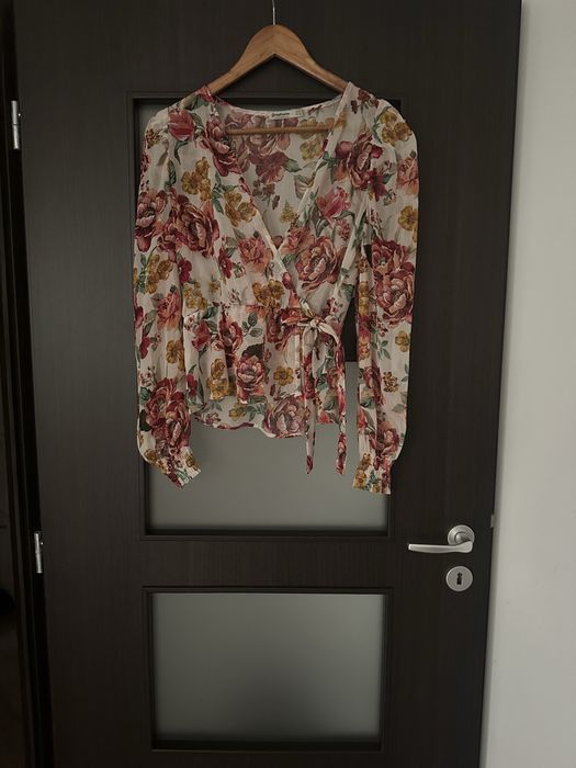 Bluza petrecuta Stradivarius mărimea S