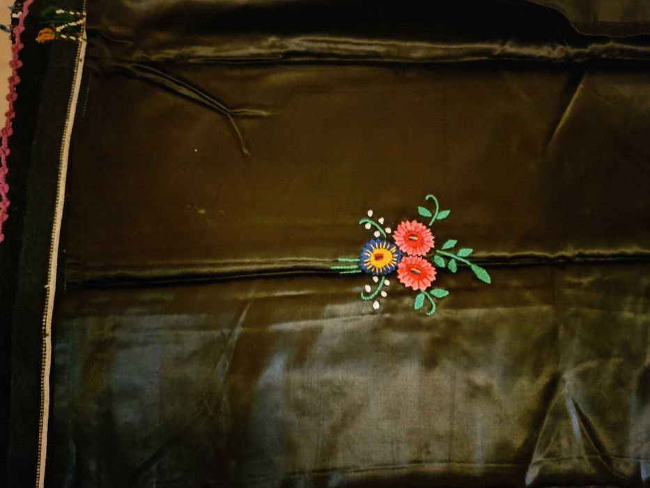 ръчнотъкани стари престилки, калъфки и торби