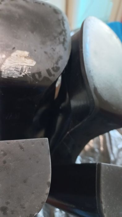 Дамскичерни чехли