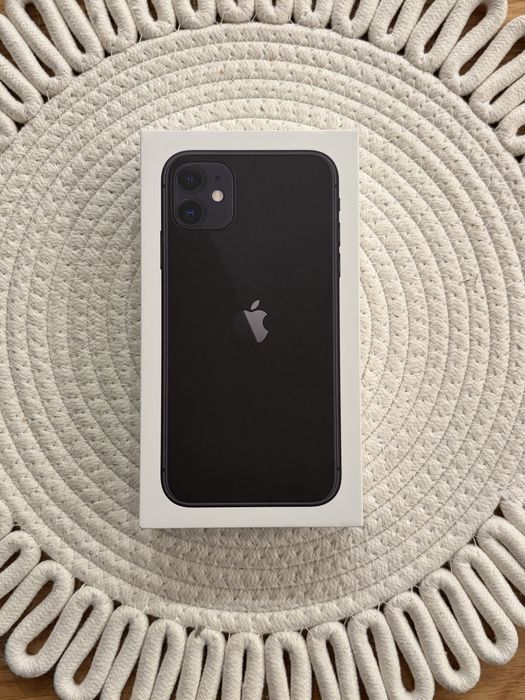 Iphone 11 128GB Черен цвят (Без забележки) + Два калъфа (подарък)