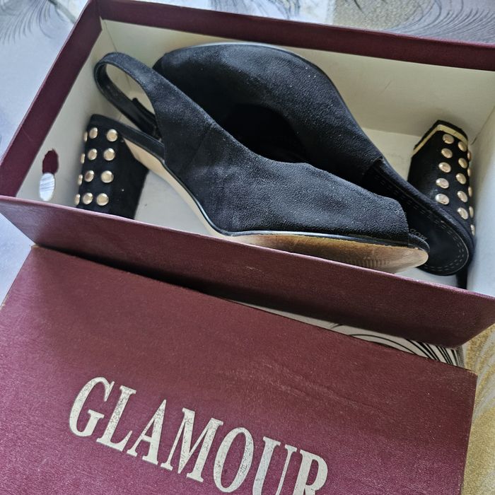 Продам босоножки женские