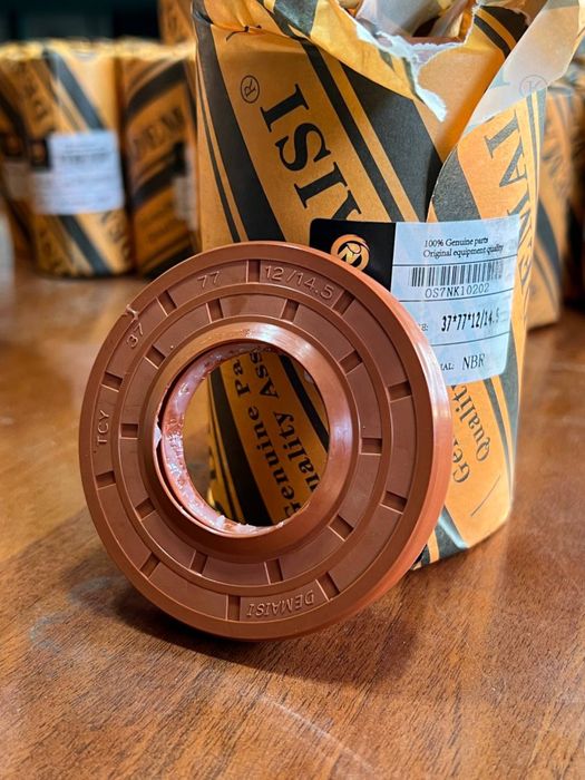 Сальник манжет резиновые кольца KDAS