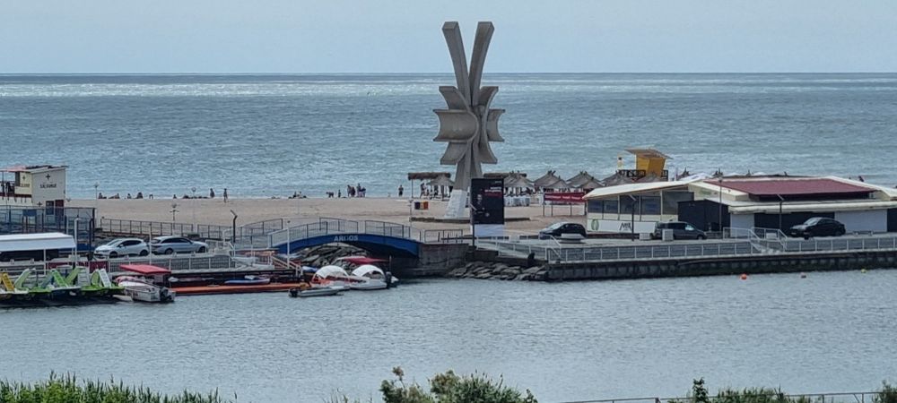 Închiriez apartament 3 camere Costinesti Beach Please