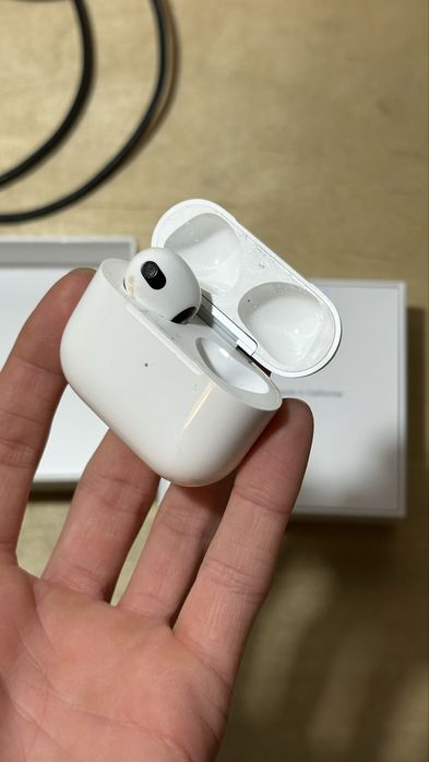 Apple AirPods 3 generation