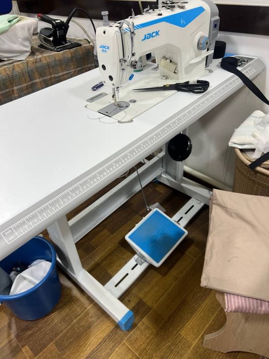 Машинка швейная JACK