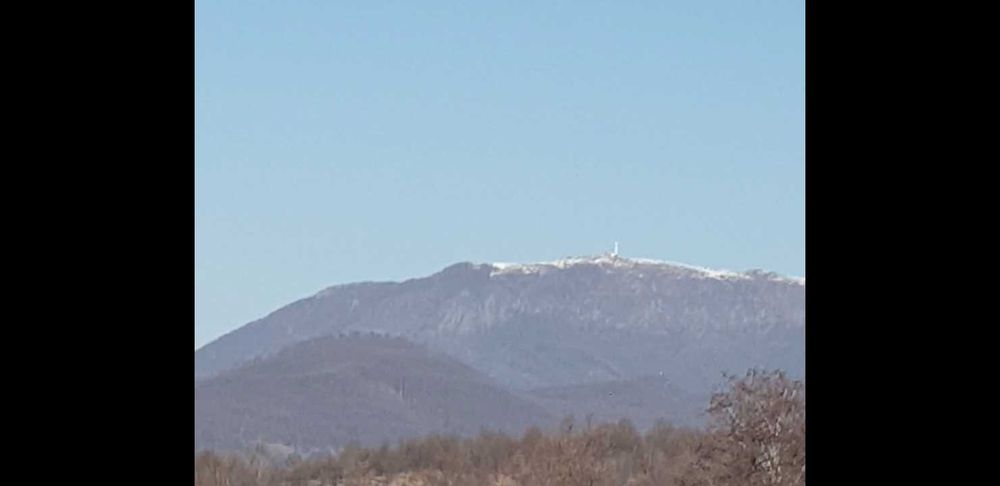 Teren  pt cabana 5-10 - 20 ari , la 750 eu arul, la 10 km de Baia Mare