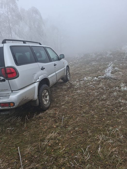 Vând nissan terano