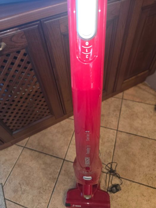 Прахосмукачка безкабелна Bosch serie 2