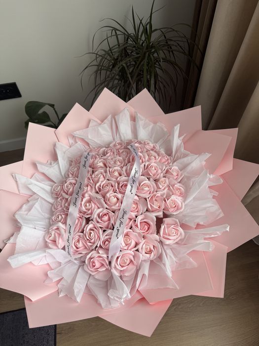 51 роза на 8 марта не живая