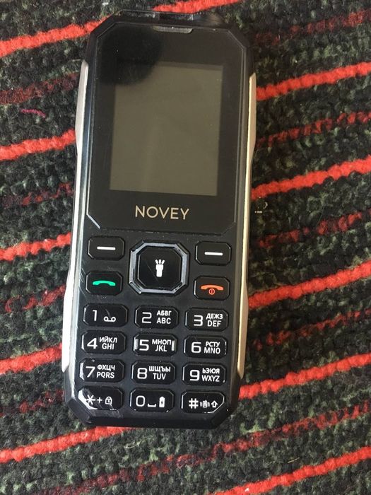 Novey telefon bor