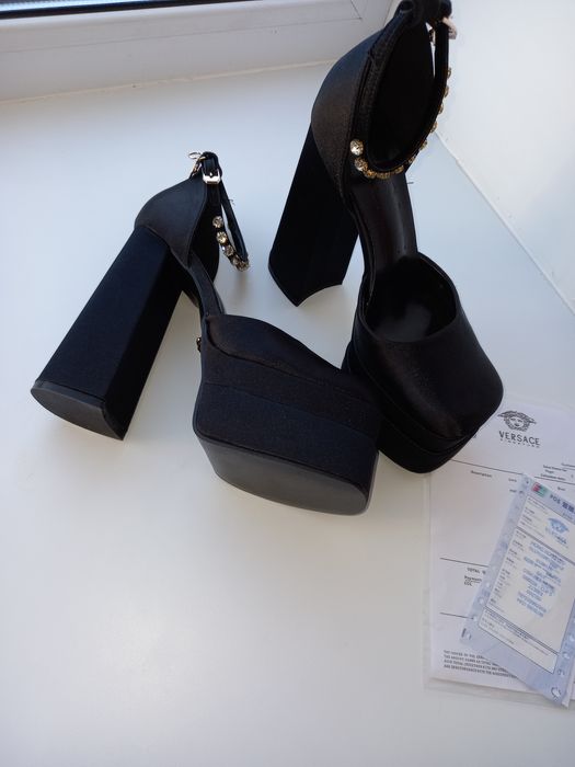 Продам туфельки.