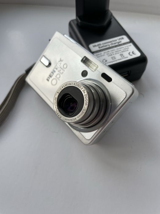 Camera Foto Digitala PENTAX Optio S6 Silver 6MP 3X Zoom Vintage Digital Point & Shoot Camera