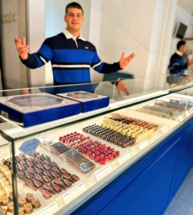 Продава се напълно функциониращ бизнес - шоколатиерия.