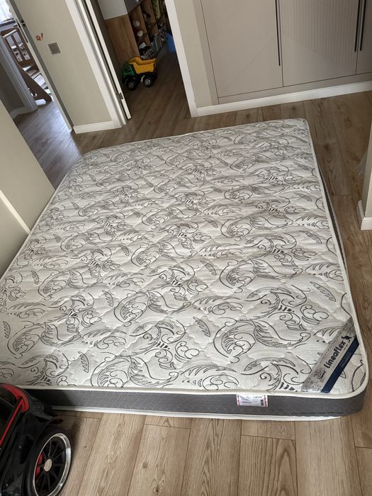 Матрас бесплатно 180*200 забирать с 1 этажа