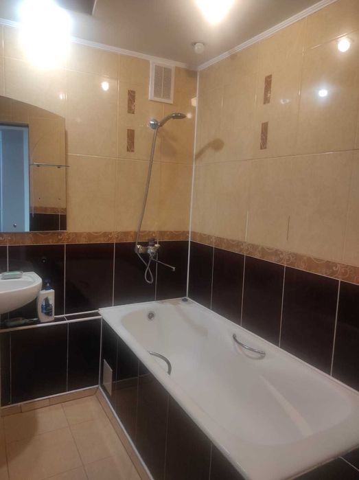 Продам 4-х квартиру 2/5эт 105 кв.м пр. Сатпаева д.29/1