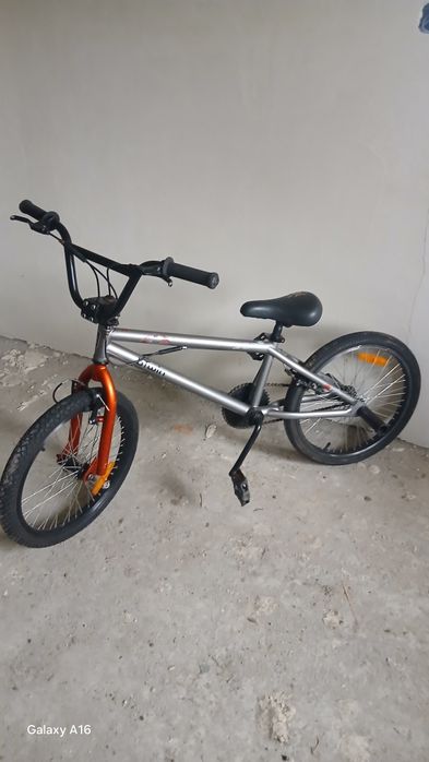 Bicicleta BMX roti pe 20