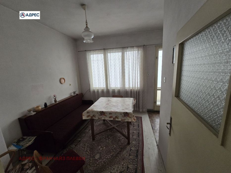 Продава се Етаж от къща в Плевен, Широк център - 105 кв.м за 1285 €/кв.м - Снимка #3