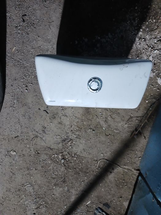 Продам бачек для унитаза