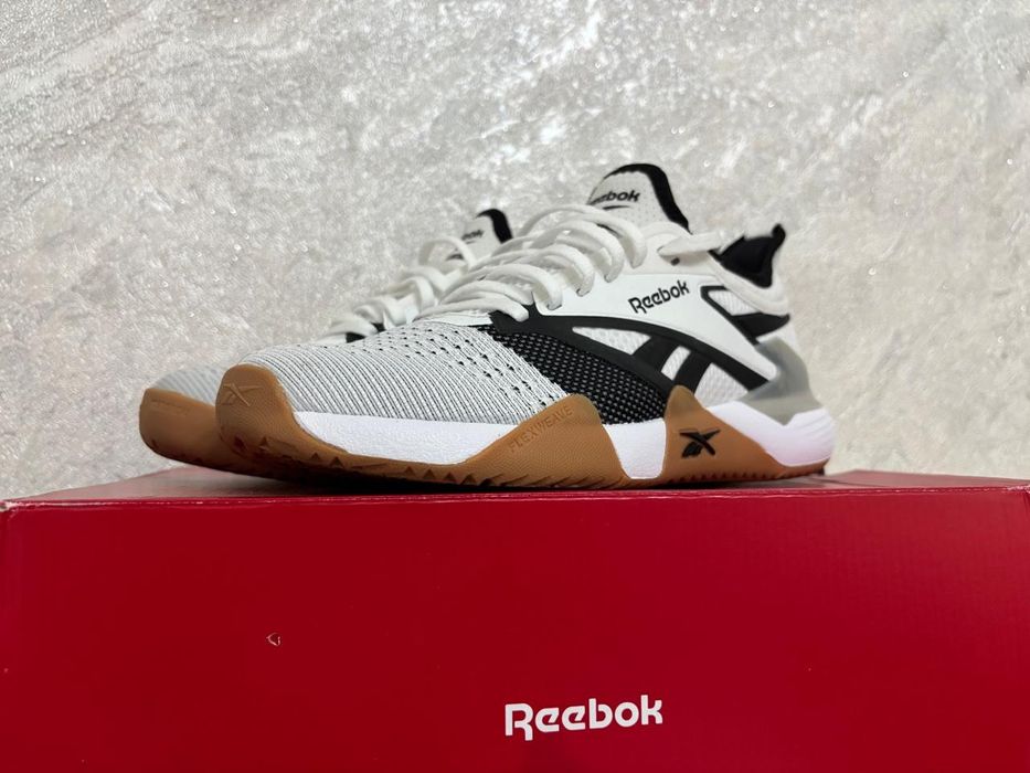 продам летние кроссовки