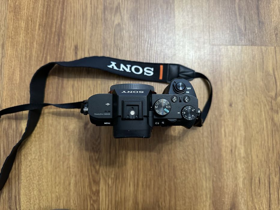 Sony A7 II Full Frame + Acumulatori si Incarcator