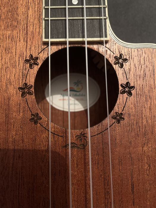 Укулеле продам