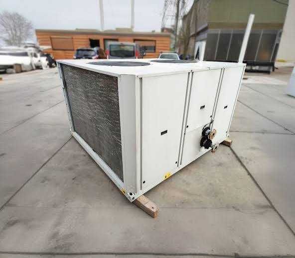 Чиллер 30RBS-070C0165-PE (67 kW) — высокопроизводительный чиллер