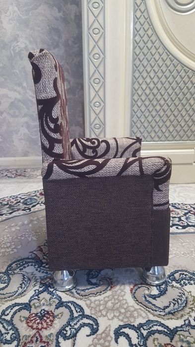 Detskiy kreslo sotiladi