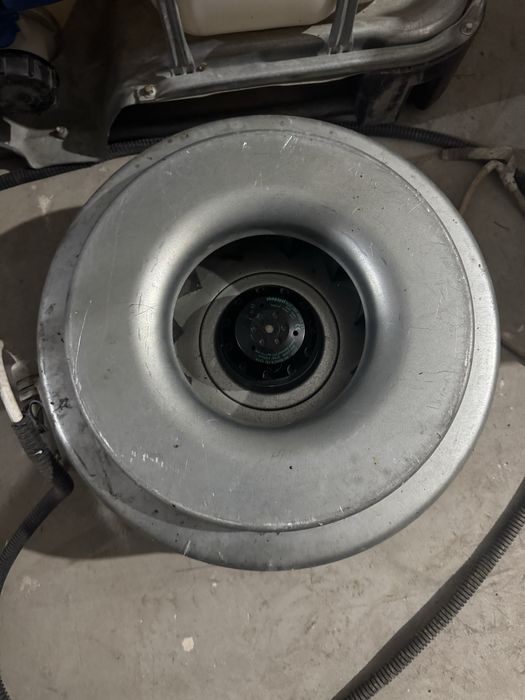 Продам вытяжку улитку