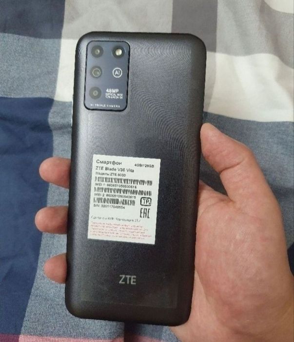 Srochna Prodam Sotiladi ZTE Blade V30 4/128Gb Black 4G Orginal