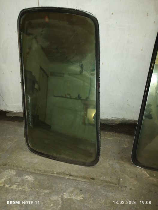 Стекло на Тойота Ланд Крузер 80
