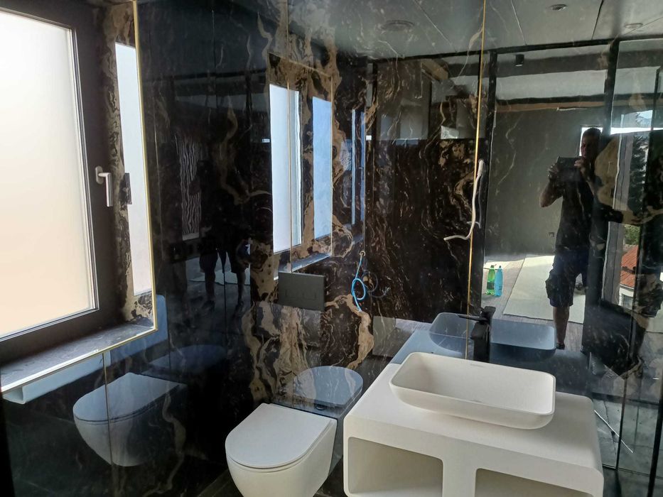 Constructii, Finisaje interioare si exterioare, Tencuieli Gleturi Zugraveli Gresie Faianta Parchet Montare usi Rigips Instalatii Reparatii Acoperisuri