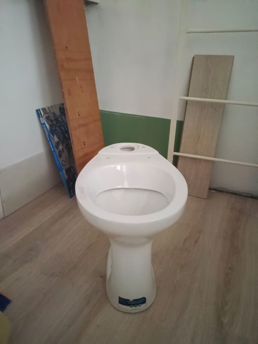 Унитаз новый продам