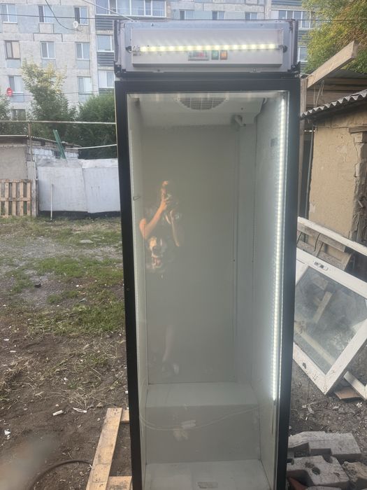 Продам витрина для напитков