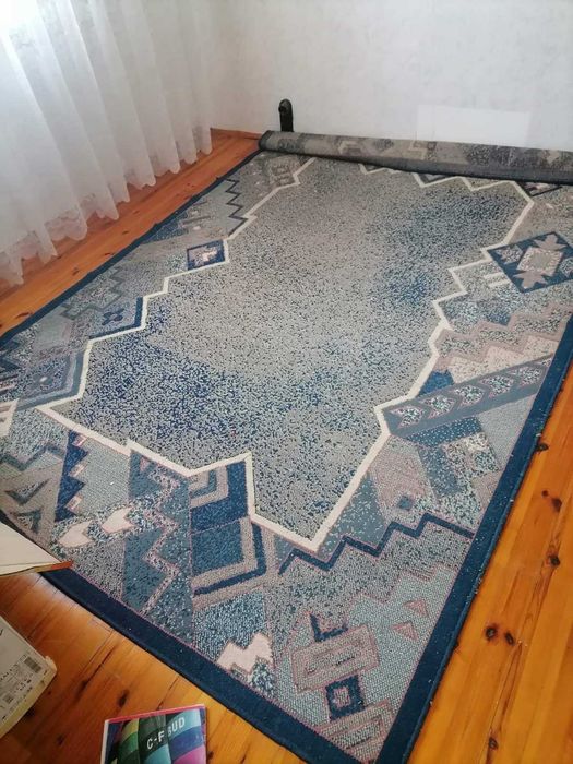 Килим в синята гама