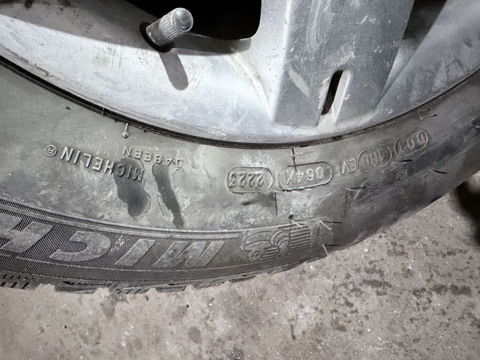MICHELIN 205 65 R16