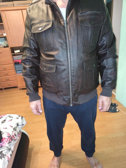 Vând geacă maro închis pentru bărbați XXXL sau 60/62 nouă