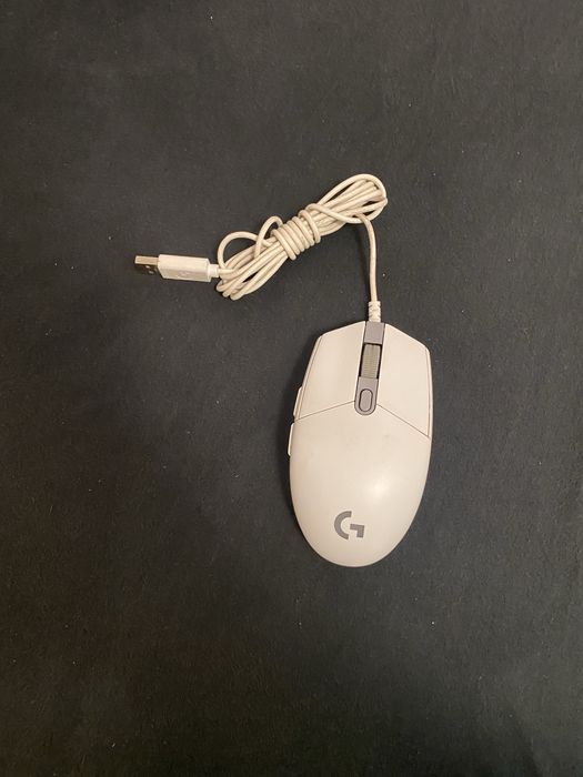 Mouse logitech alb de gaming
