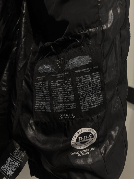 Яке Guess S/36.