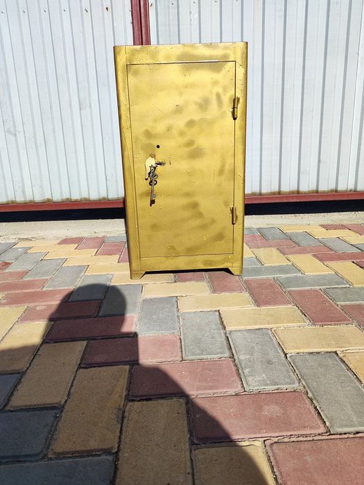 Продам ...сейф ...
