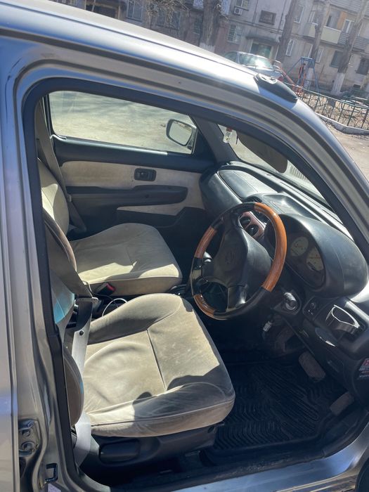 Продам Nissan march 2000